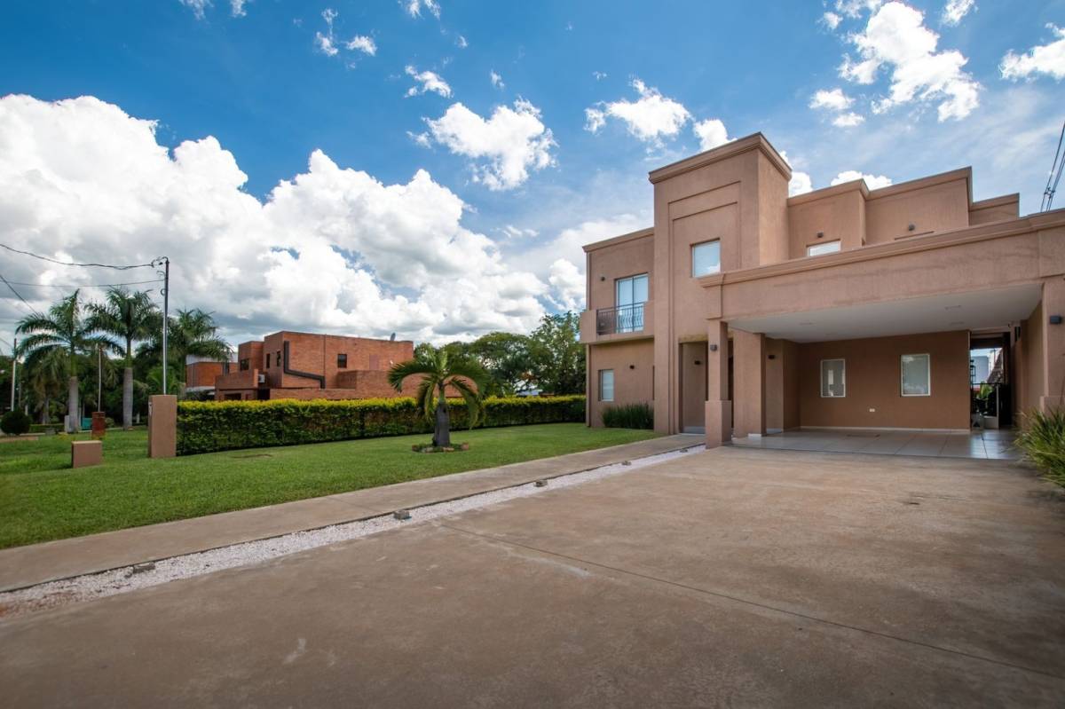 Casa en venta en Yacht