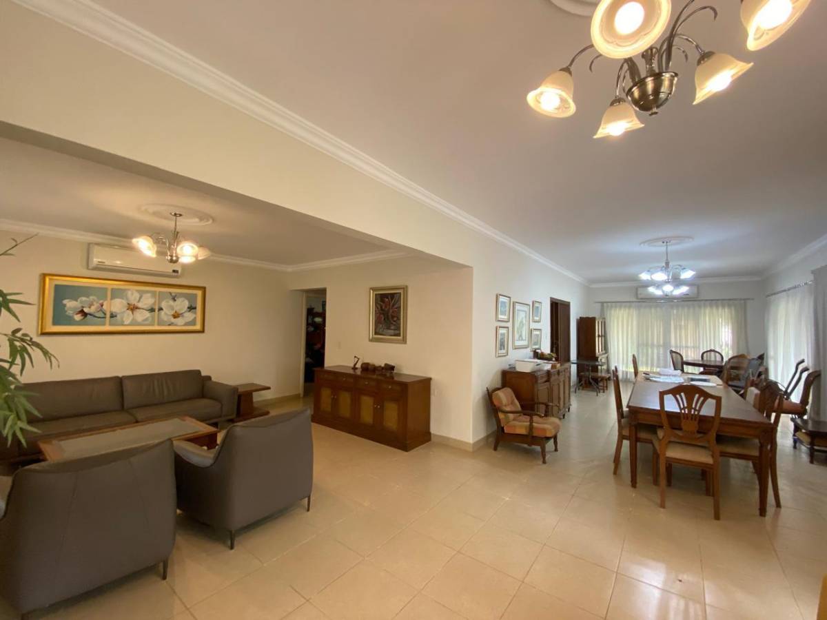 Casa en venta en Mcal Estigarribia