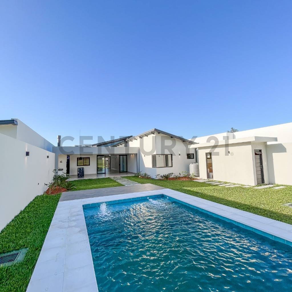 Casa en venta en Surubi´i