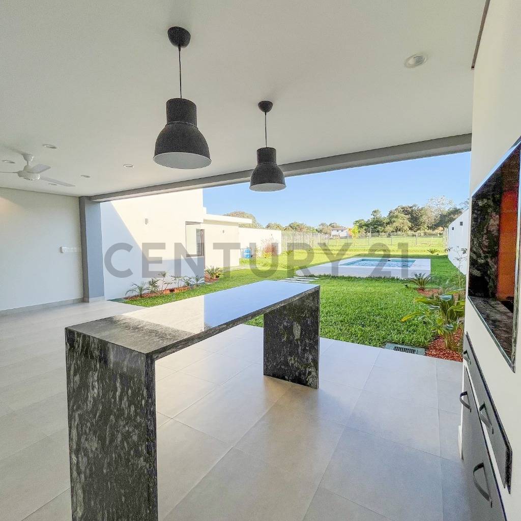 Casa en venta en Surubi´i