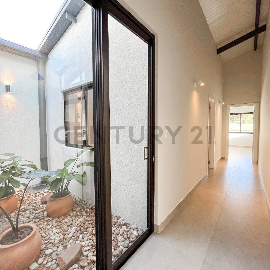 Casa en venta en Surubi´i