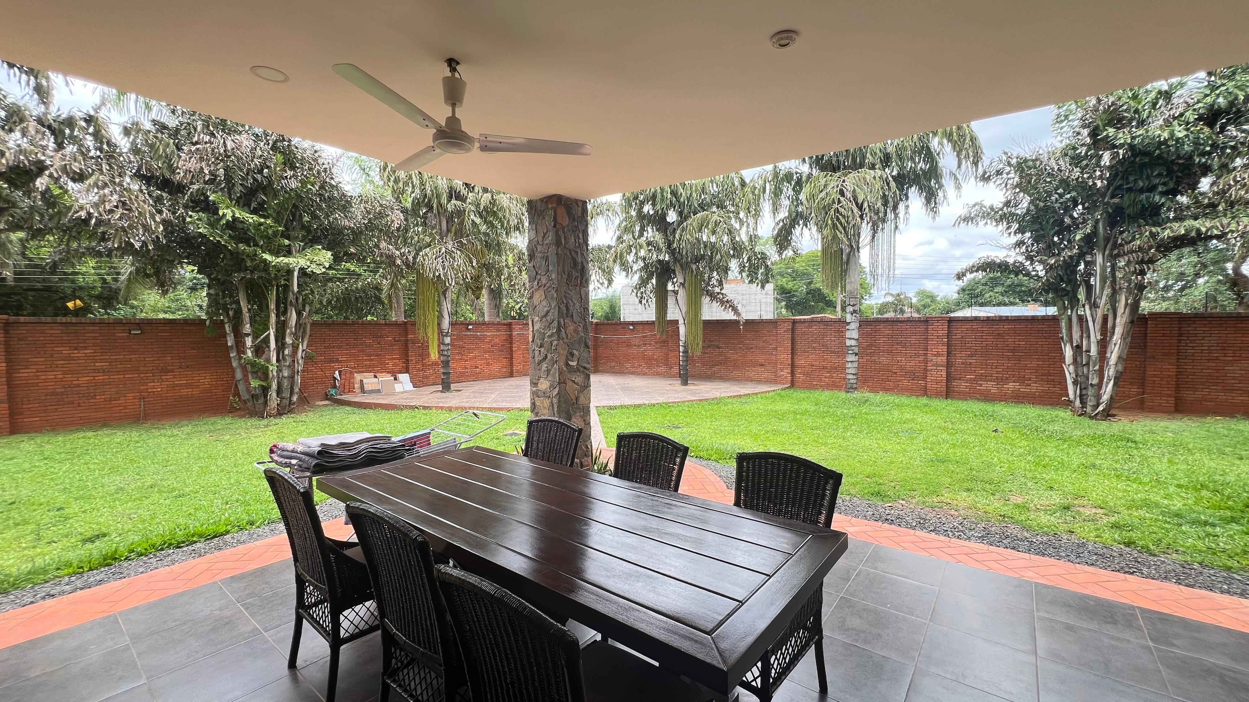 Casa en venta en Loma Merlo