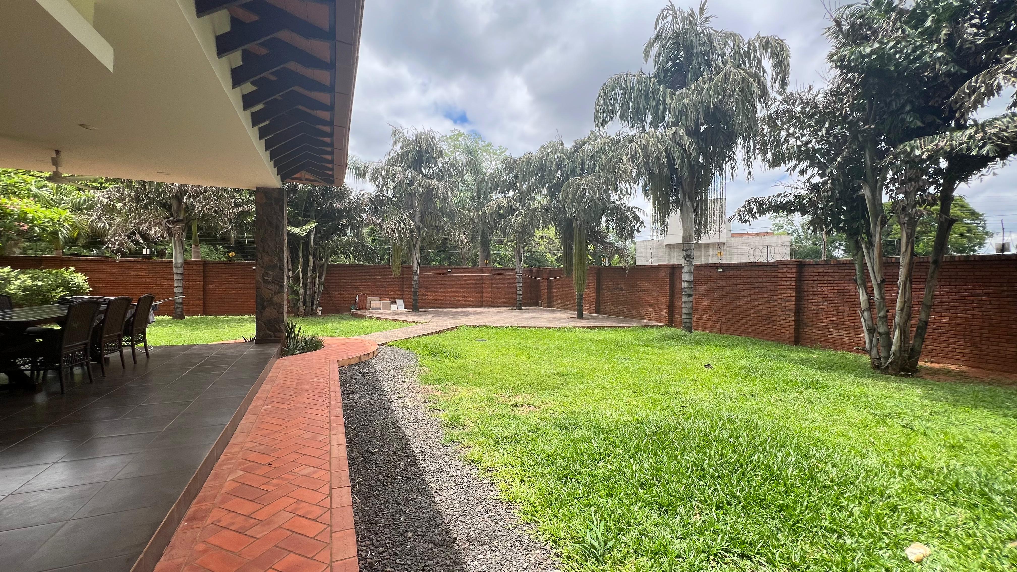 Casa en venta en Loma Merlo