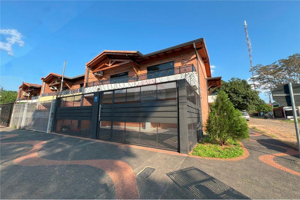 Dúplex en venta en Fernando de la Mora zona Sur