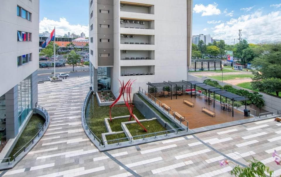 Oficina en venta en Ycua Sati