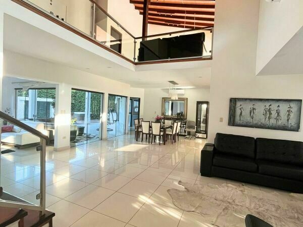 Casa en alquiler en Mburucuya