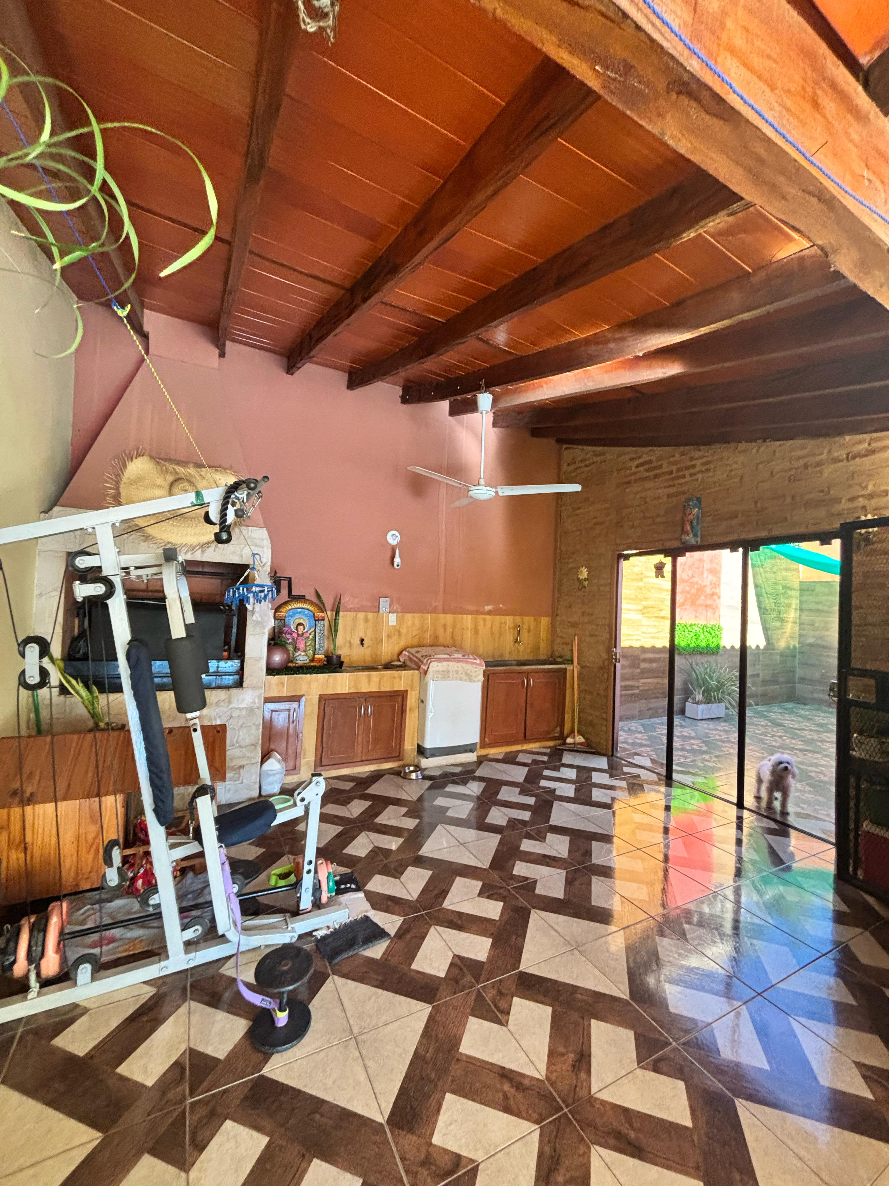 Casa en alquiler en Villa Elisa
