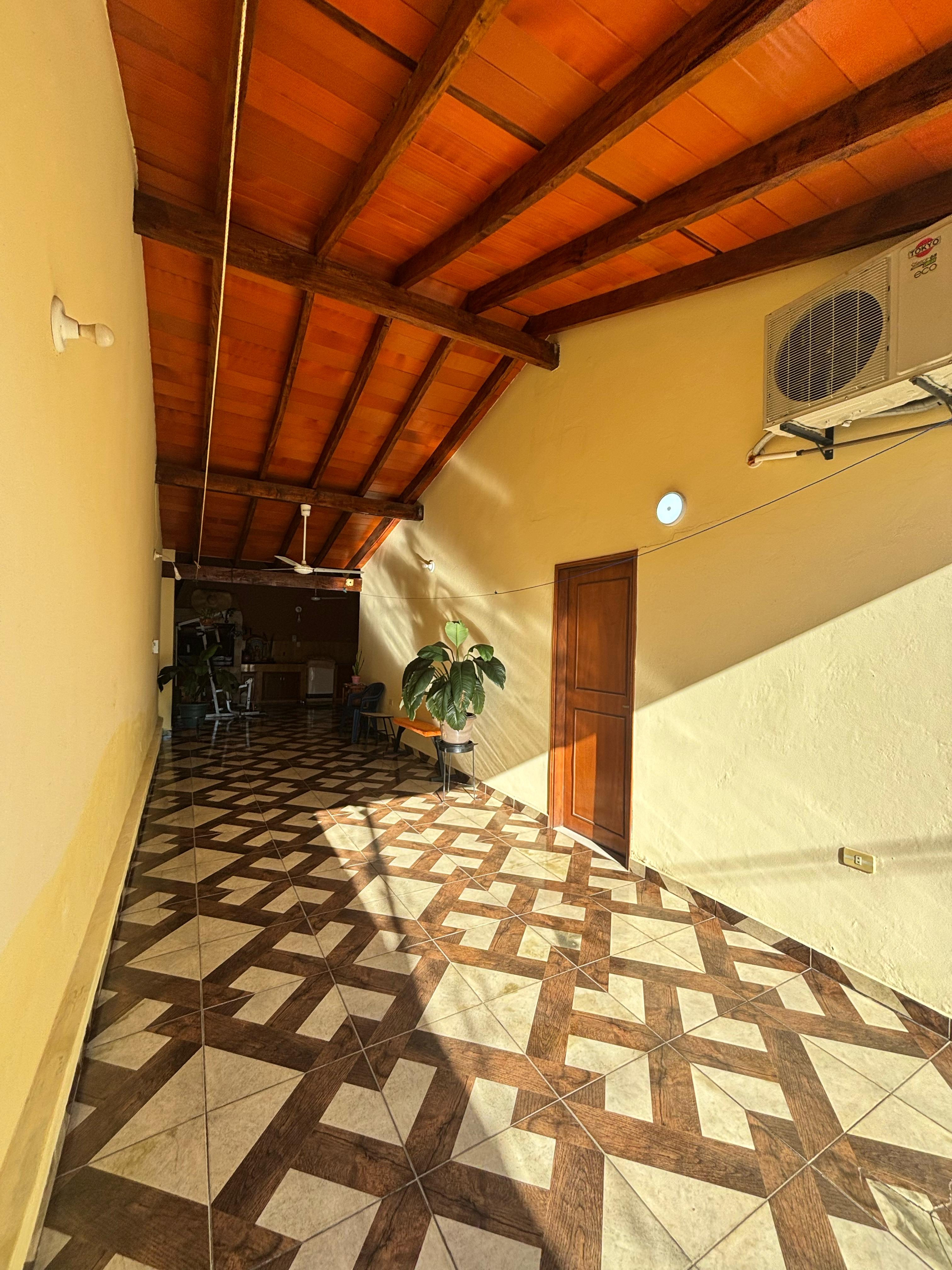 Casa en alquiler en Villa Elisa