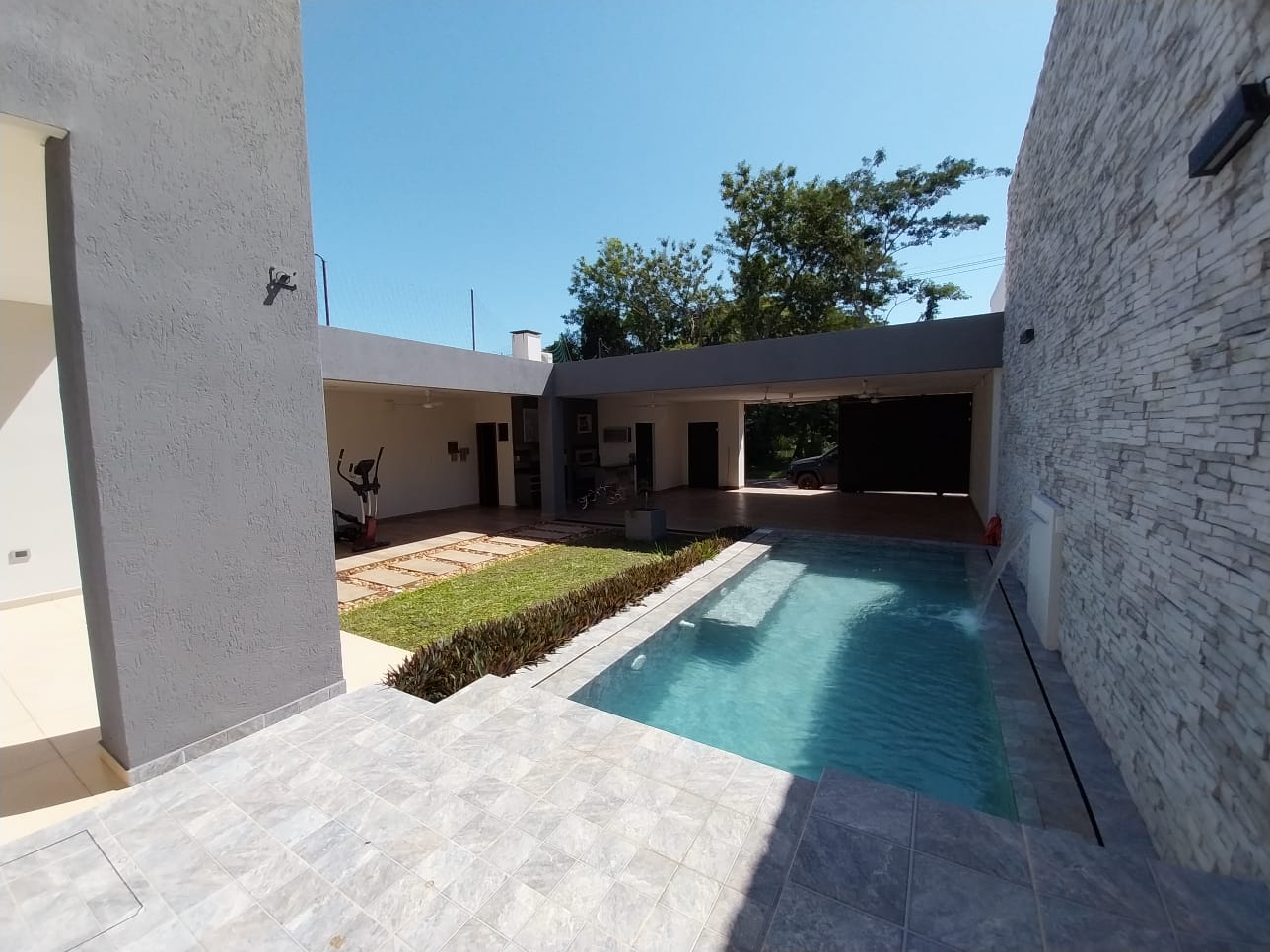 Casa en venta en LAMBARE  BARRIO SANTO DOMINGO
