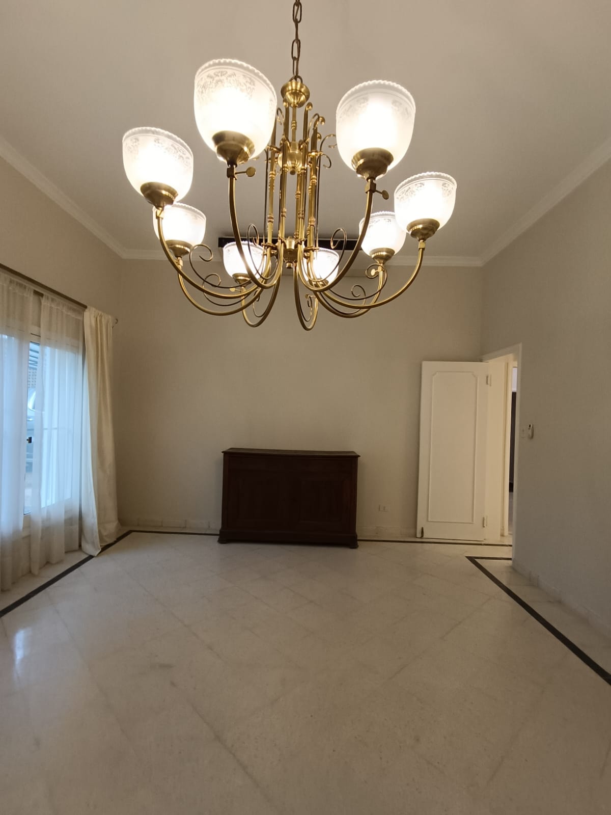 Casa en alquiler en Mcal Lopez
