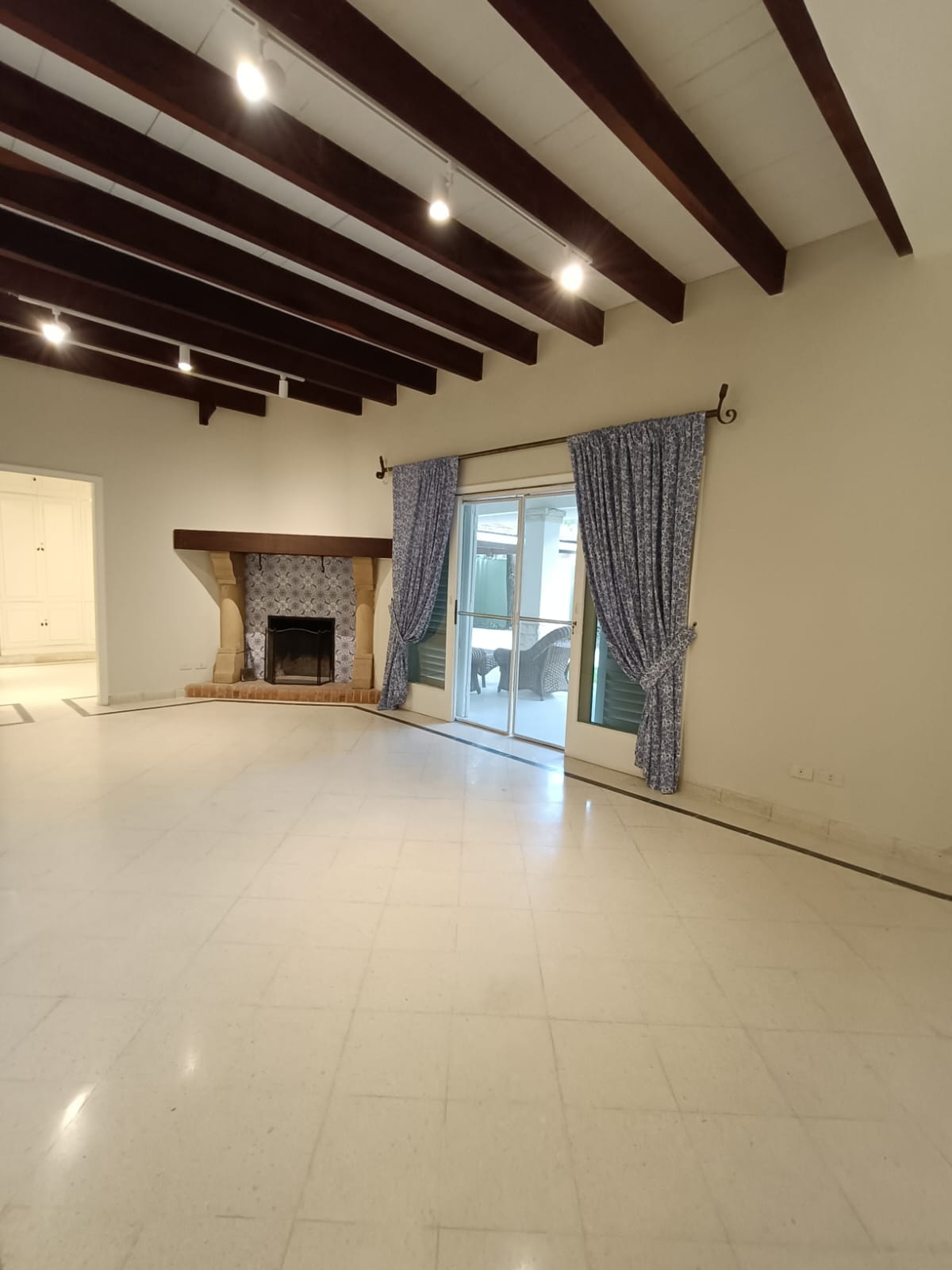 Casa en alquiler en Mcal Lopez