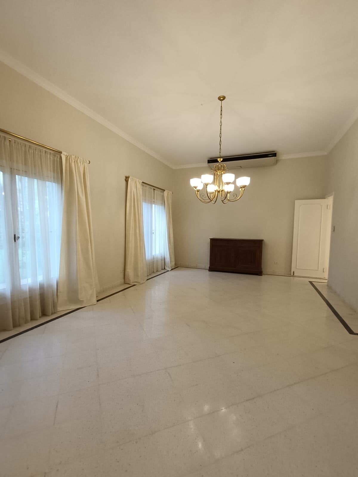 Casa en alquiler en Mcal Lopez