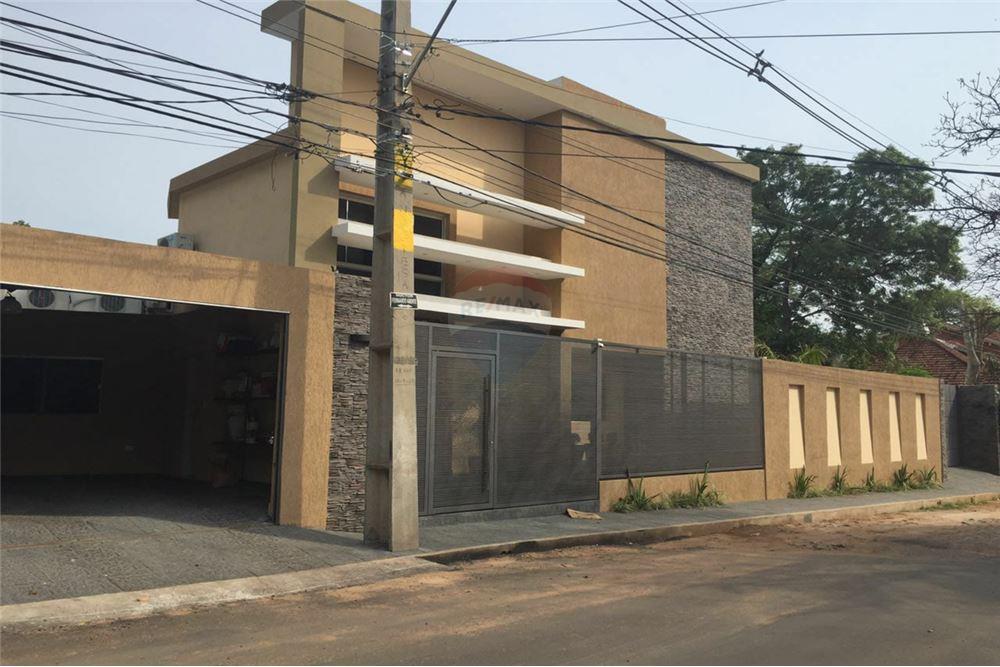 Casa en venta en Mburicao
