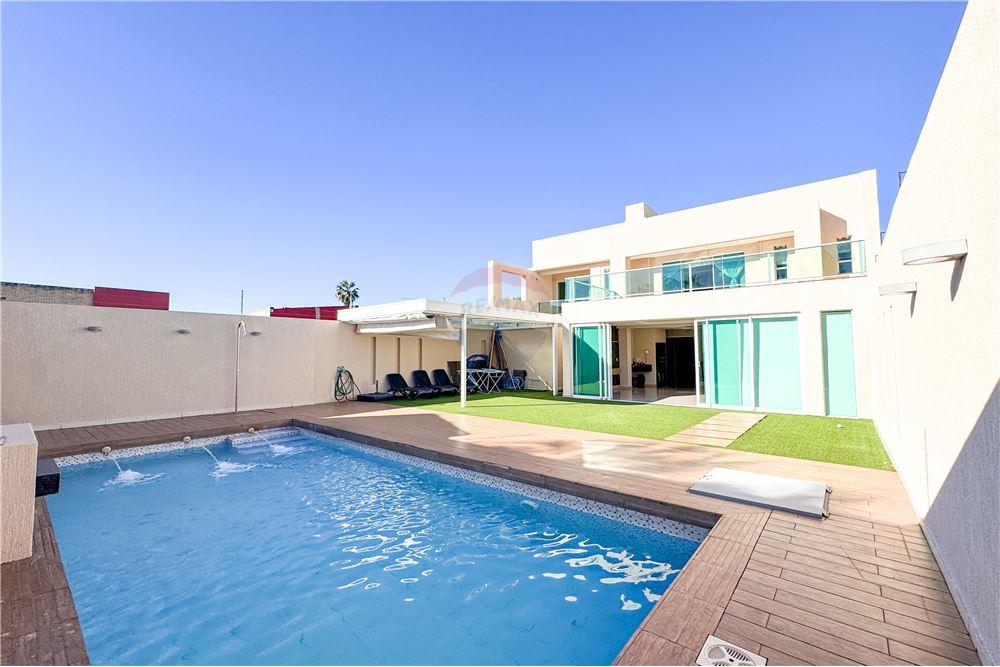 Casa en venta en Lomas Valentinas entre Coronel Cazal y Saavedra