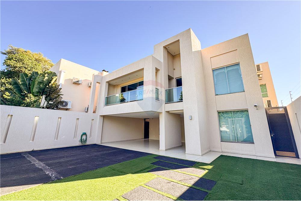 Casa en venta en Lomas Valentinas entre Coronel Cazal y Saavedra