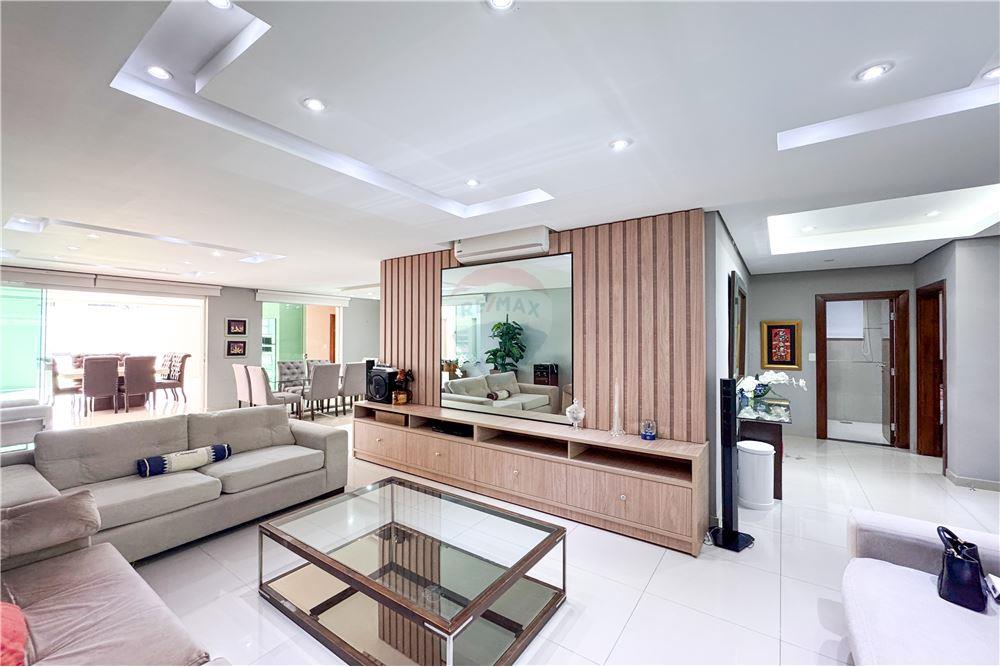 Casa en venta en Lomas Valentinas entre Coronel Cazal y Saavedra