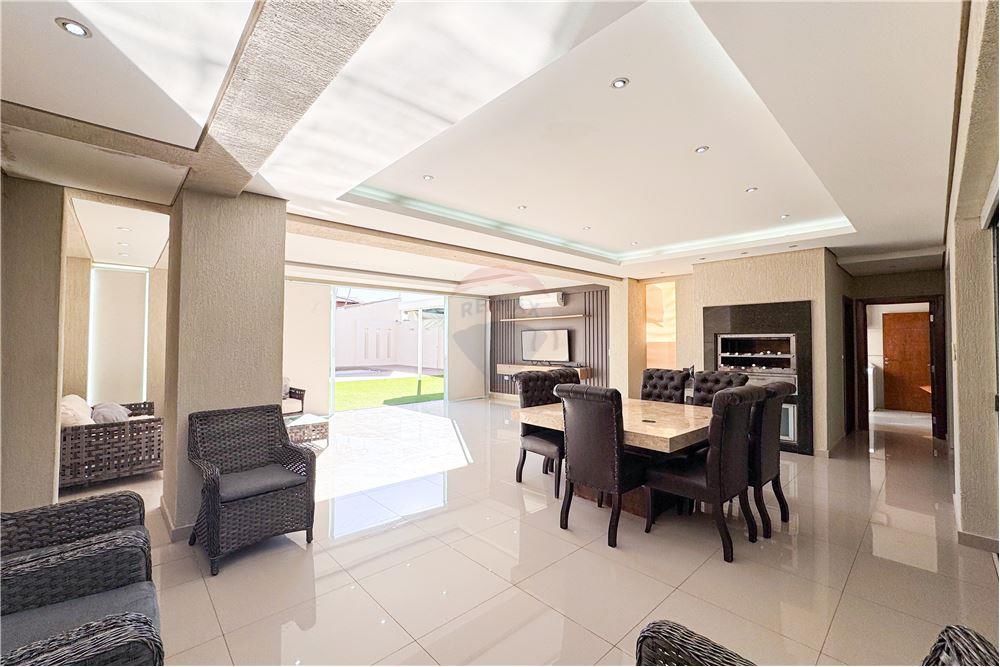Casa en venta en Lomas Valentinas entre Coronel Cazal y Saavedra
