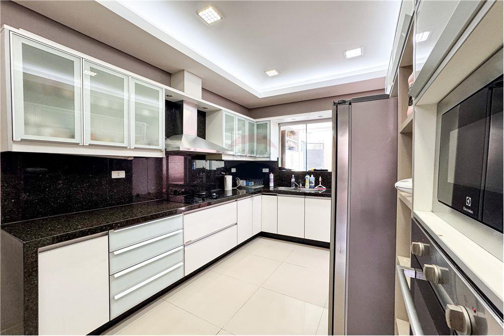 Casa en venta en Lomas Valentinas entre Coronel Cazal y Saavedra