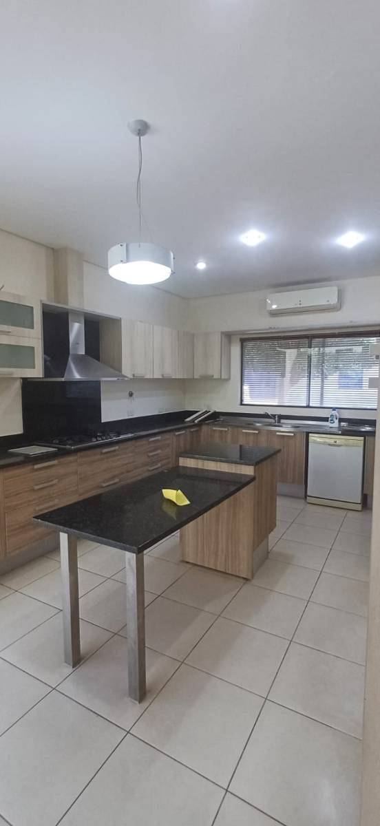 Casa en alquiler en Asunción