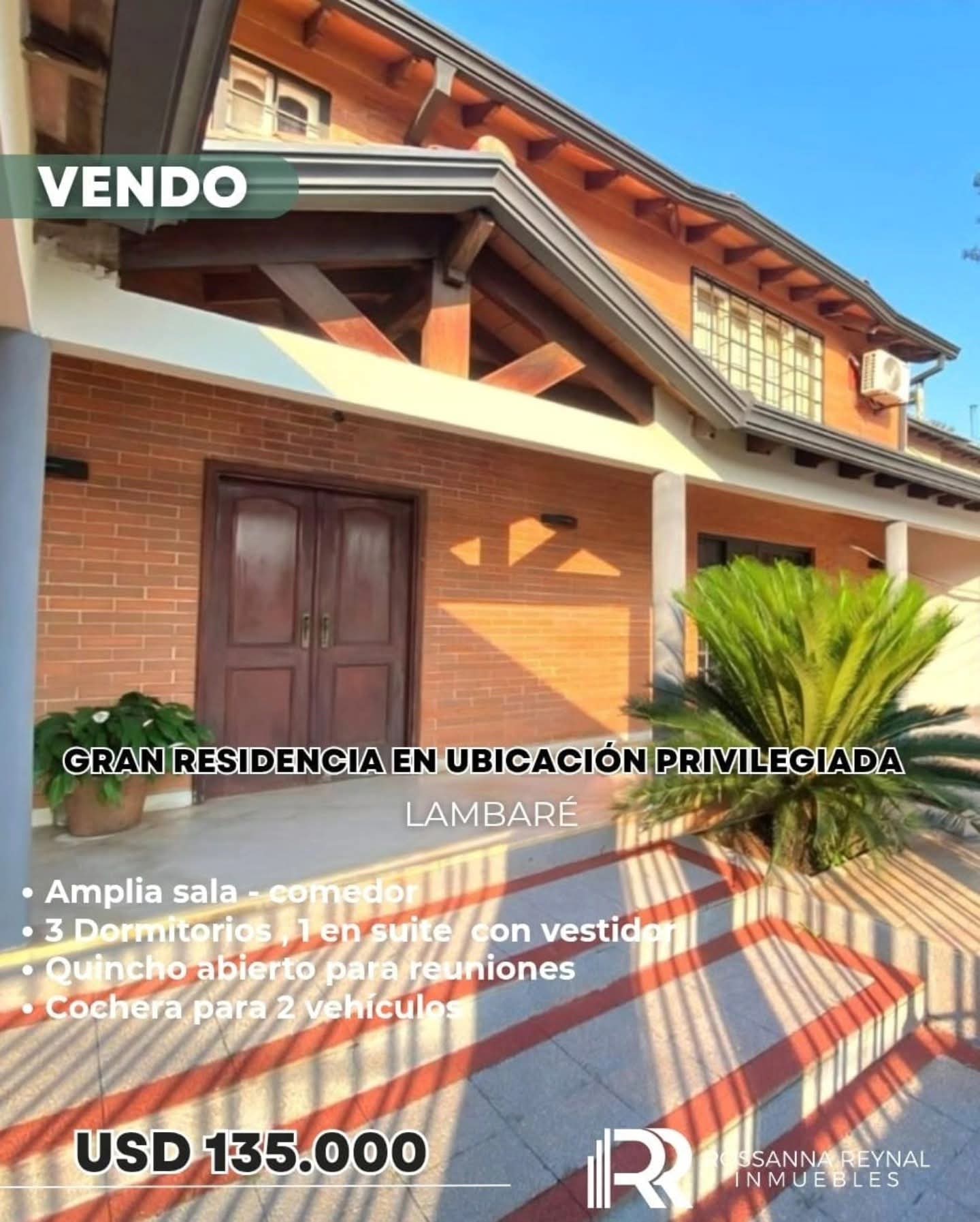 Casa en venta en A 100 metros de la Avda Casique Lambaré