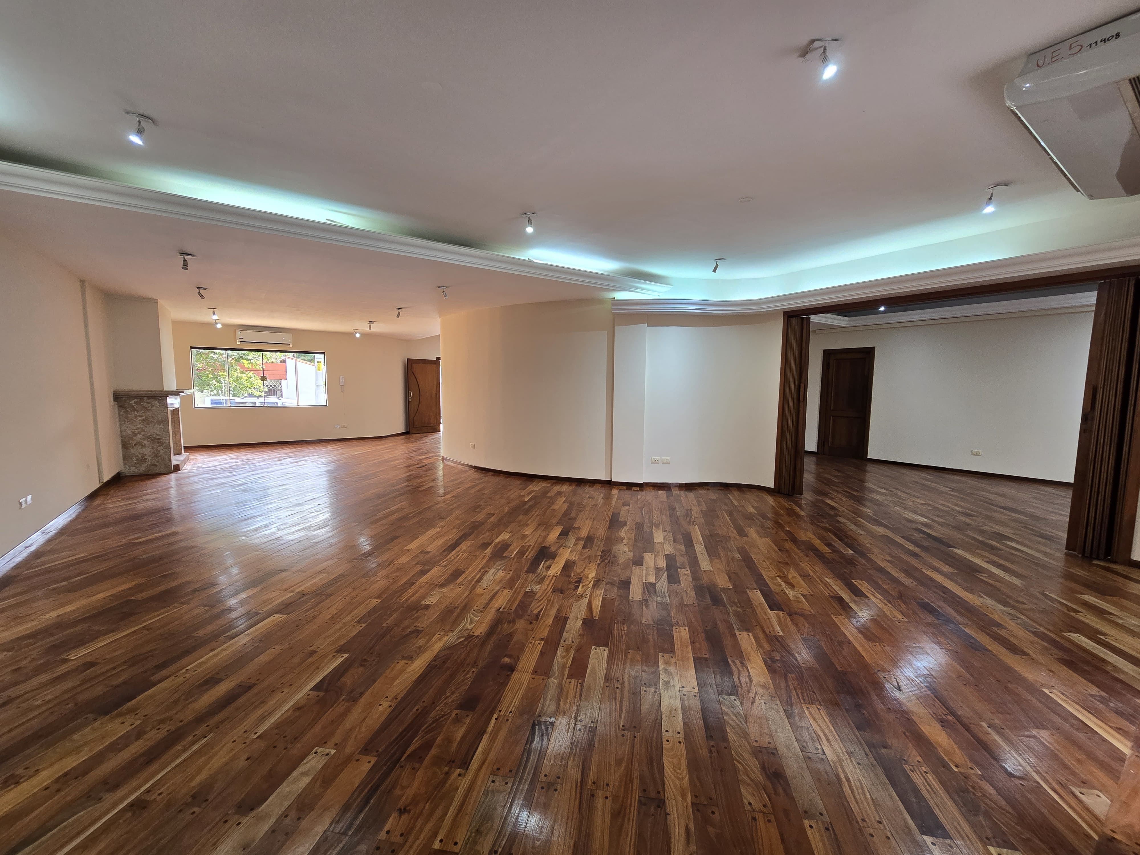 Casa en alquiler en Mcal Estigarribia