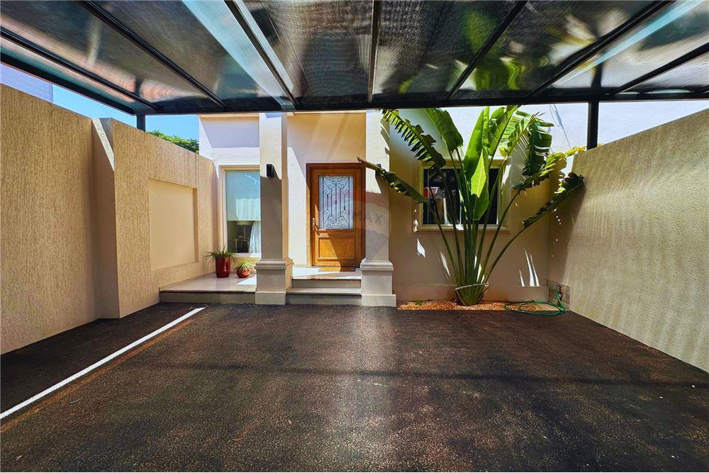 Dúplex en venta en Mburicao