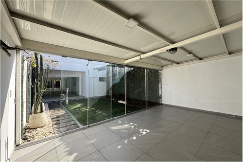 Casa en alquiler en Luque