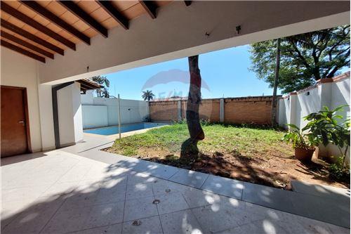 Casa en venta en Madame Lynch