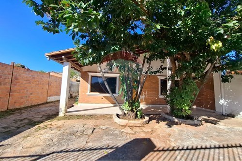 Casa en alquiler en Luque