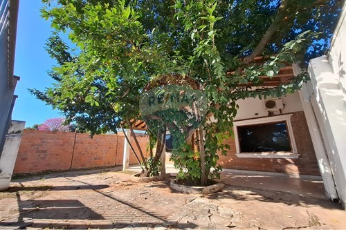 Casa en alquiler en Luque