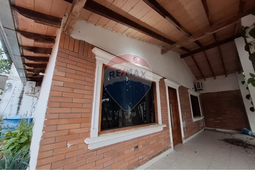 Casa en alquiler en Luque