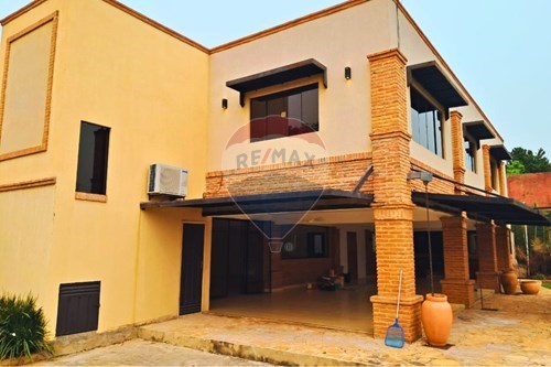 Casa en venta en Loma merlo