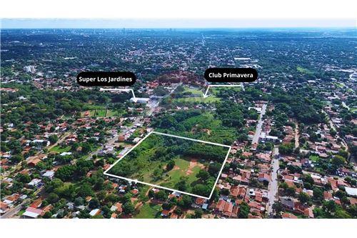 Terreno en venta en Luque