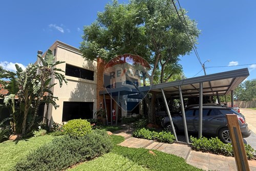 Casa en venta en Luque