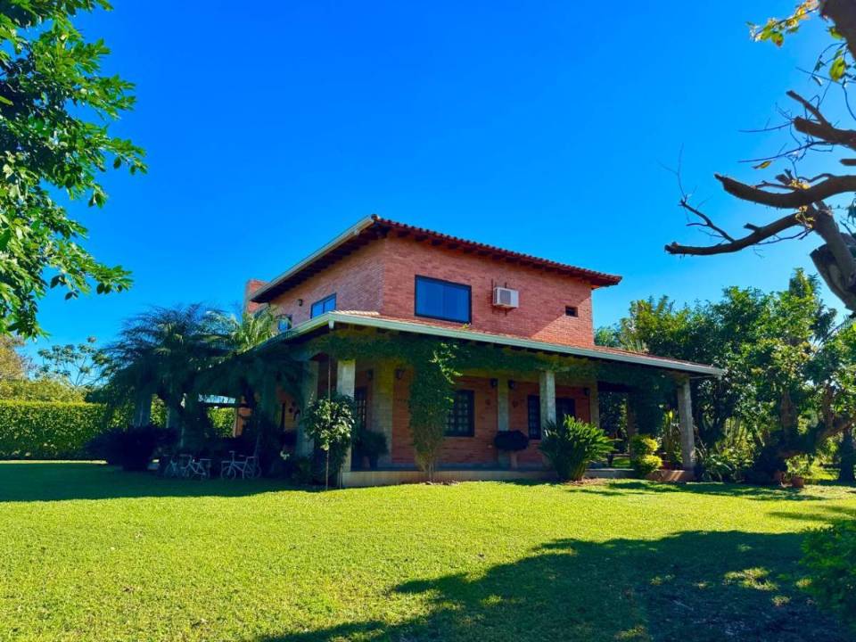 Casa en venta en Aregua