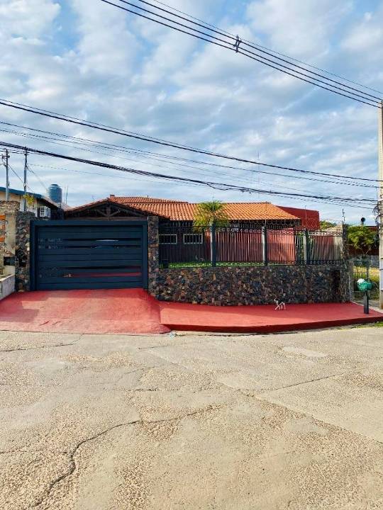 Casa en venta en Fernando De La Mora