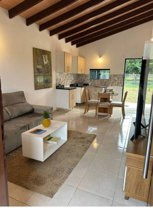 Casa en venta en Itaugua