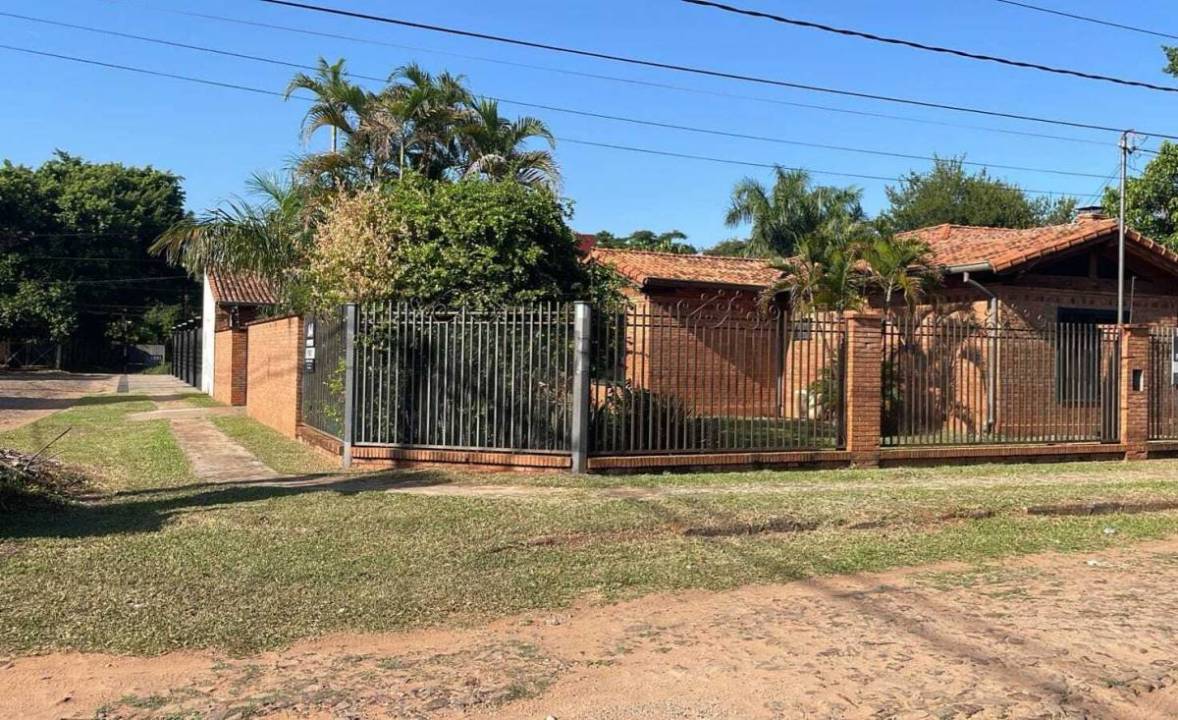 Casa en venta en Luque