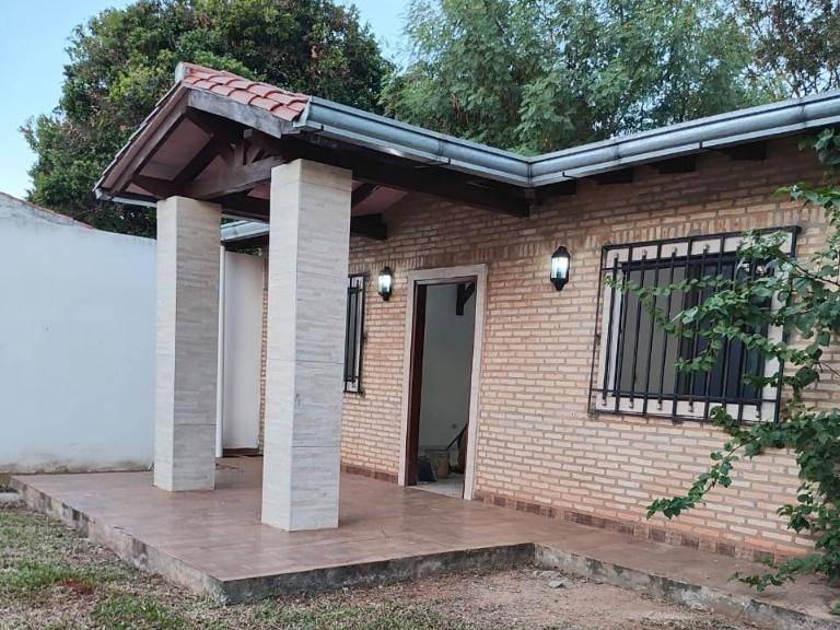 Casa en venta en Luque