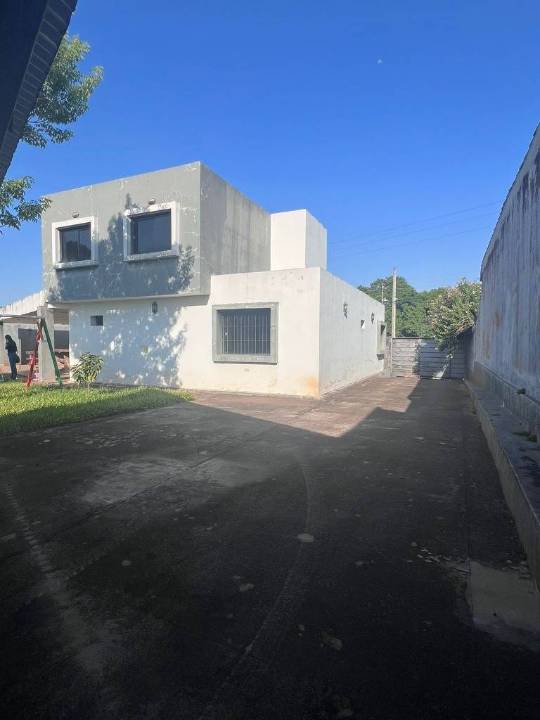Casa en venta en Itaugua