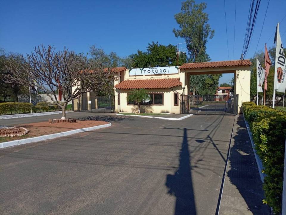 Terreno en venta en Ypane