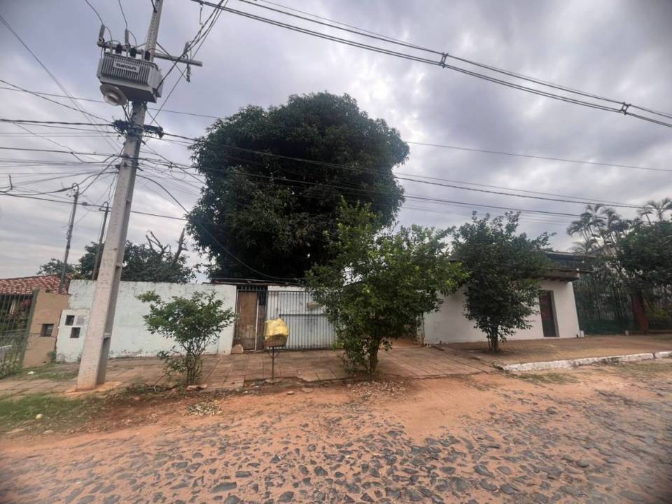 Terreno en venta en Lambare