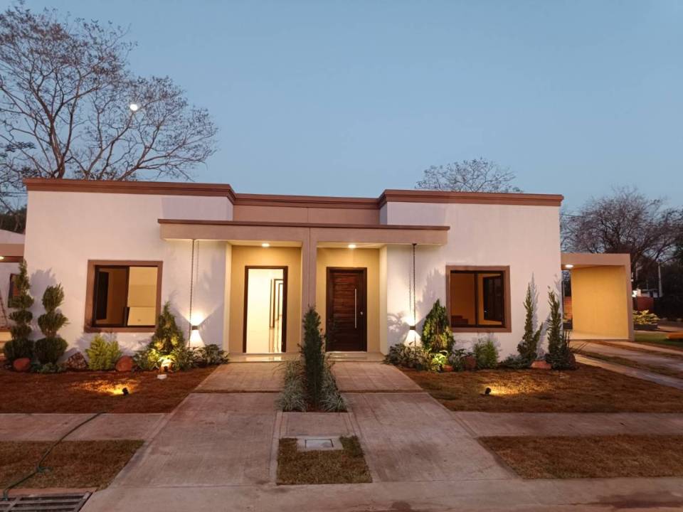 Casa en venta en Luque