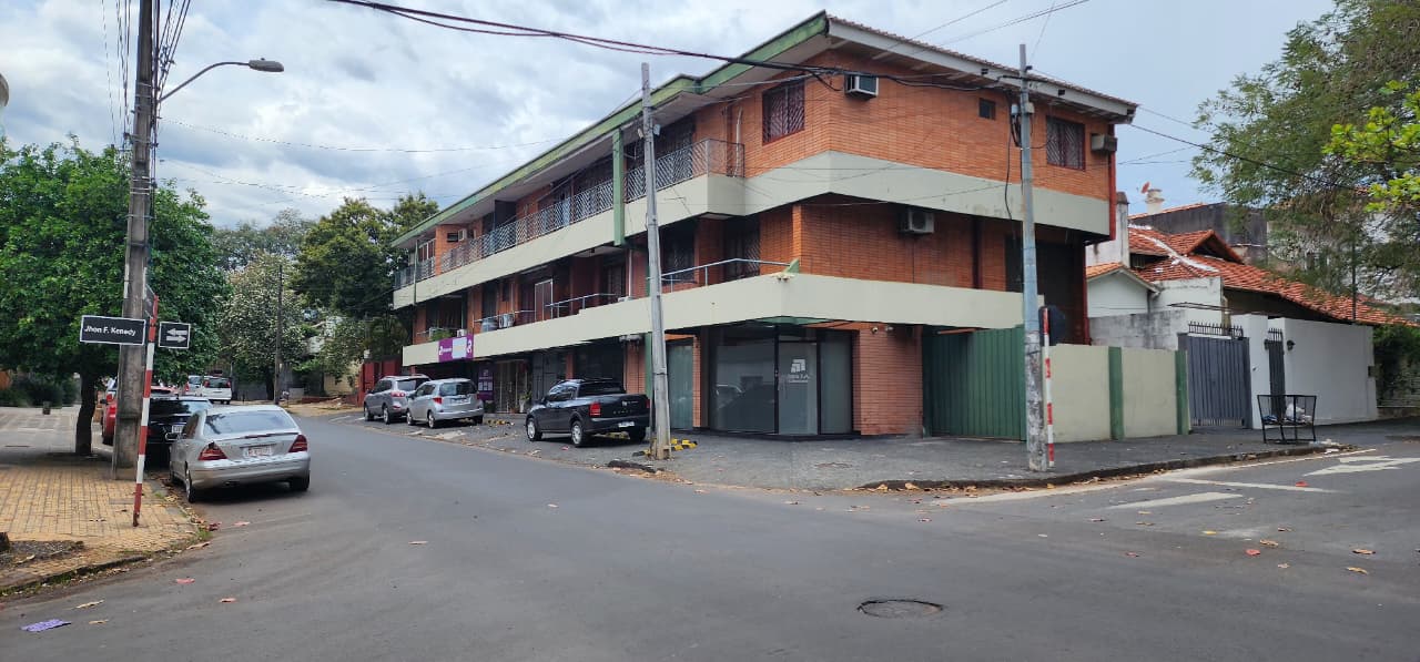 Oficina en alquiler en Mburicao