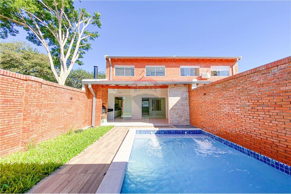 Dúplex en venta en Barrio Cerrado Arapoty