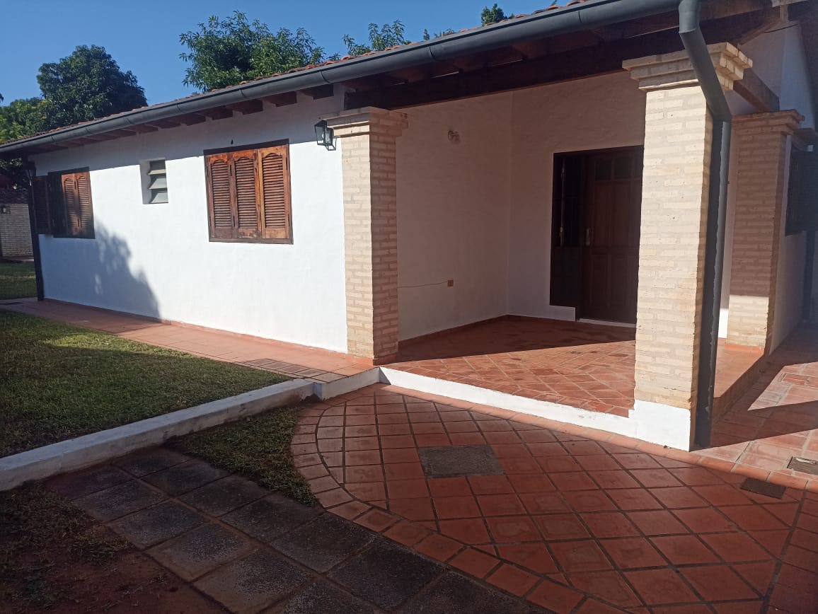 Casa en alquiler en Luque