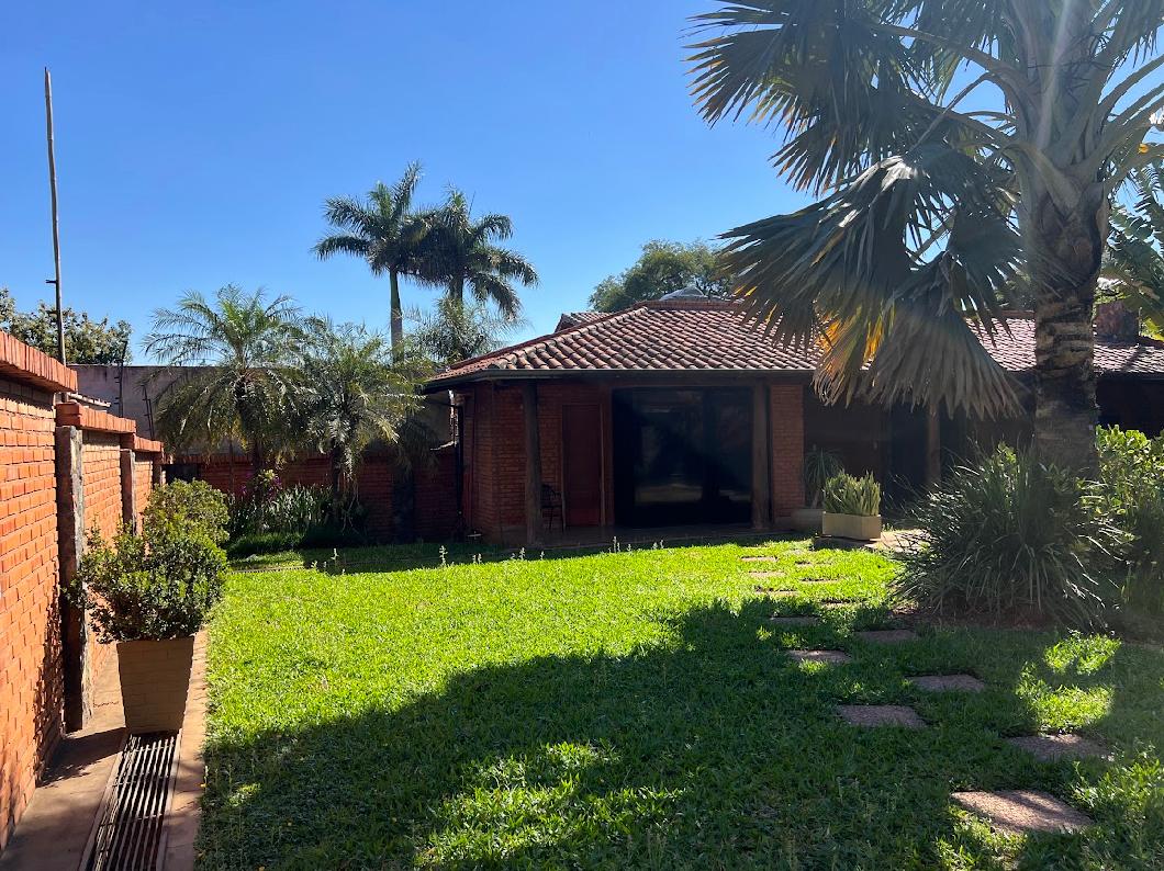 Casa en venta en Luque