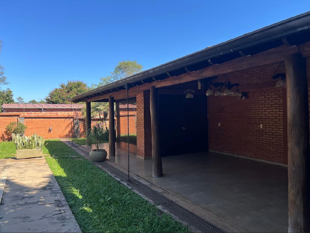 Casa en venta en Luque