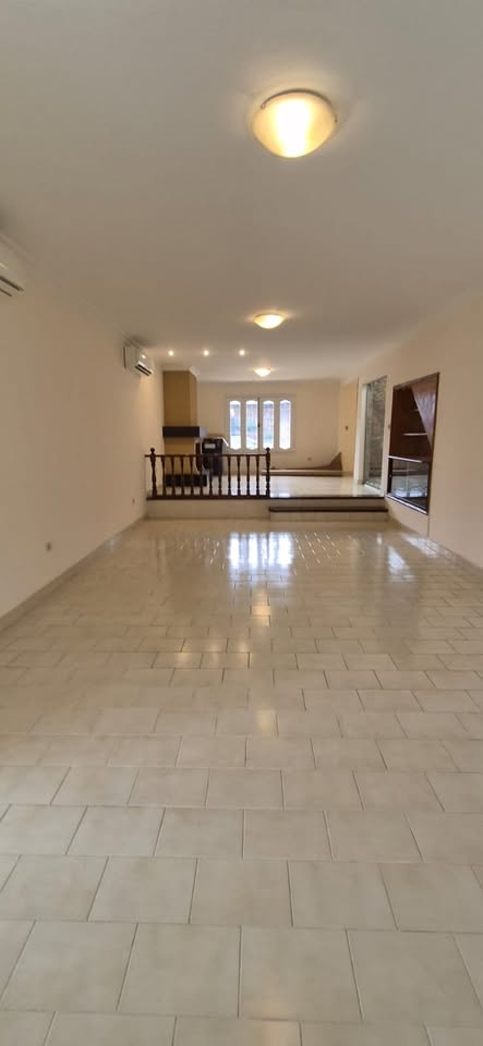 Casa en alquiler en Los Laureles