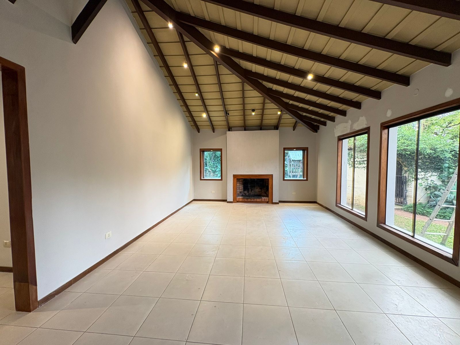 Casa en alquiler en Mburucuya
